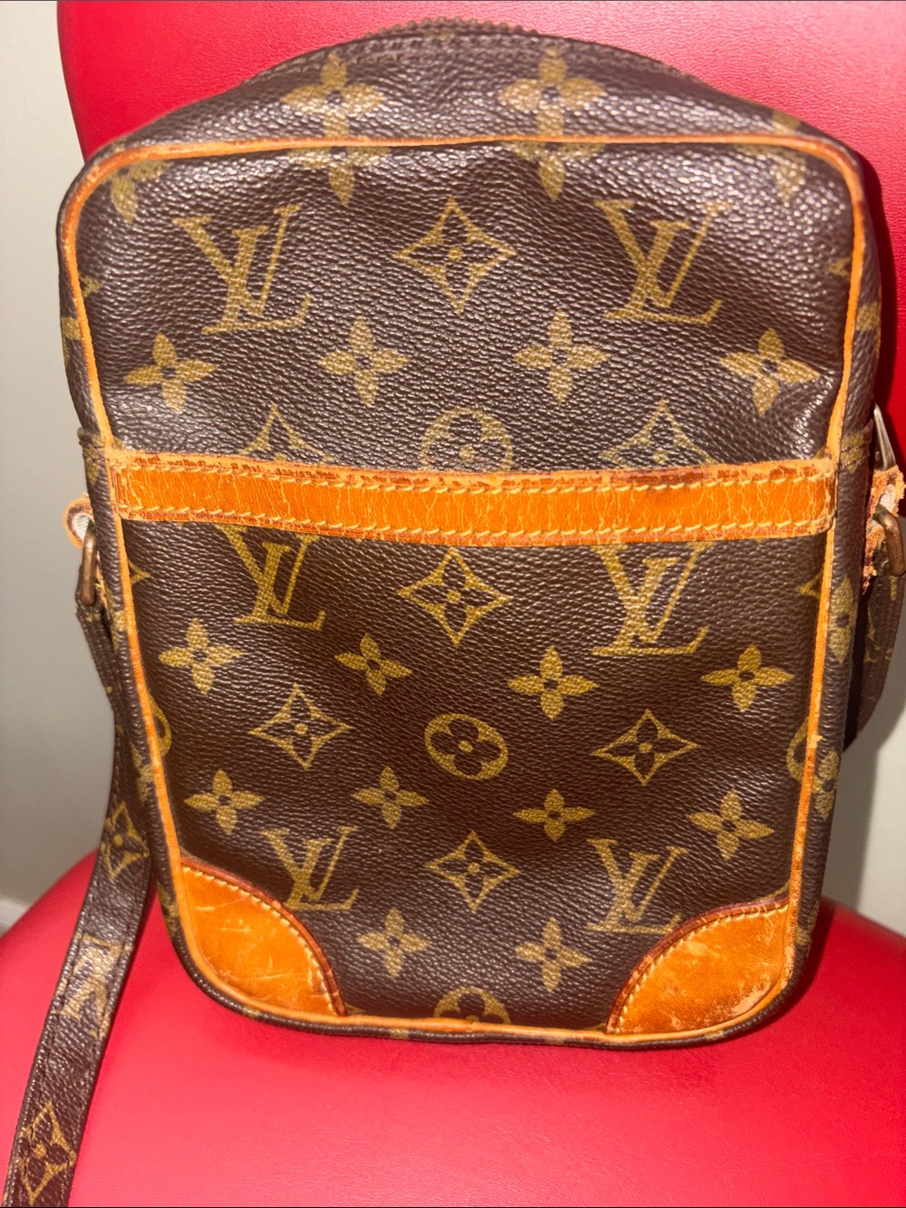 Louis Vuitton Danube Monogram Crossbody both sides have been repaired - Picture 13 of 13